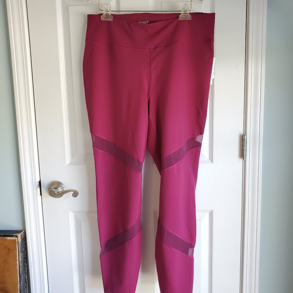NWT Old Navy Go-Dry leggings